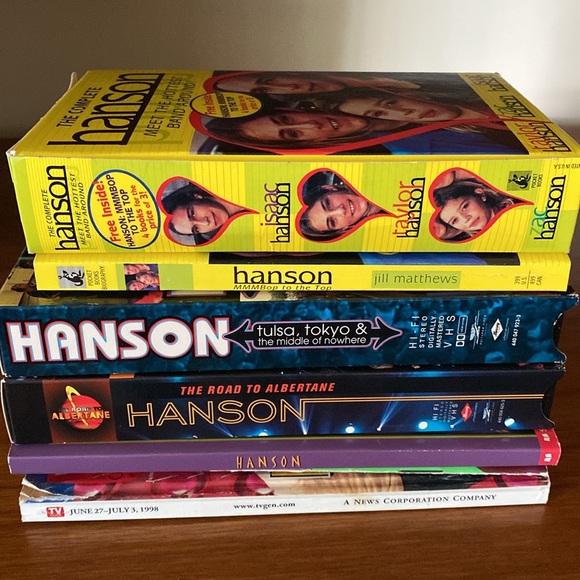 VTG Hanson Set of 2 VHS Tapes & 7 Books - Picture 14 of 14